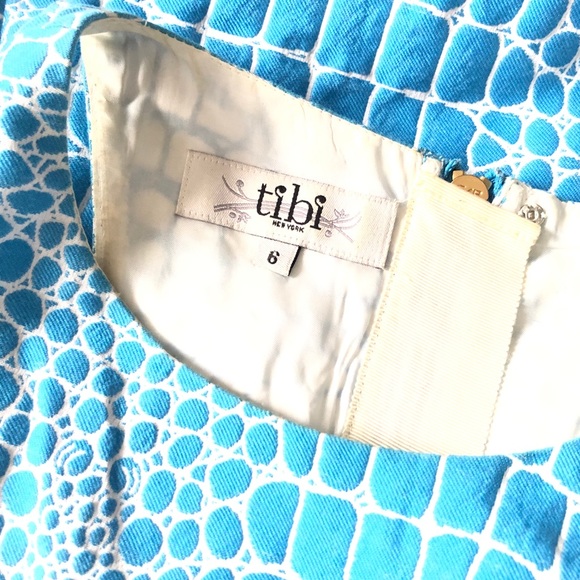 Dress - Picture 8 of 9